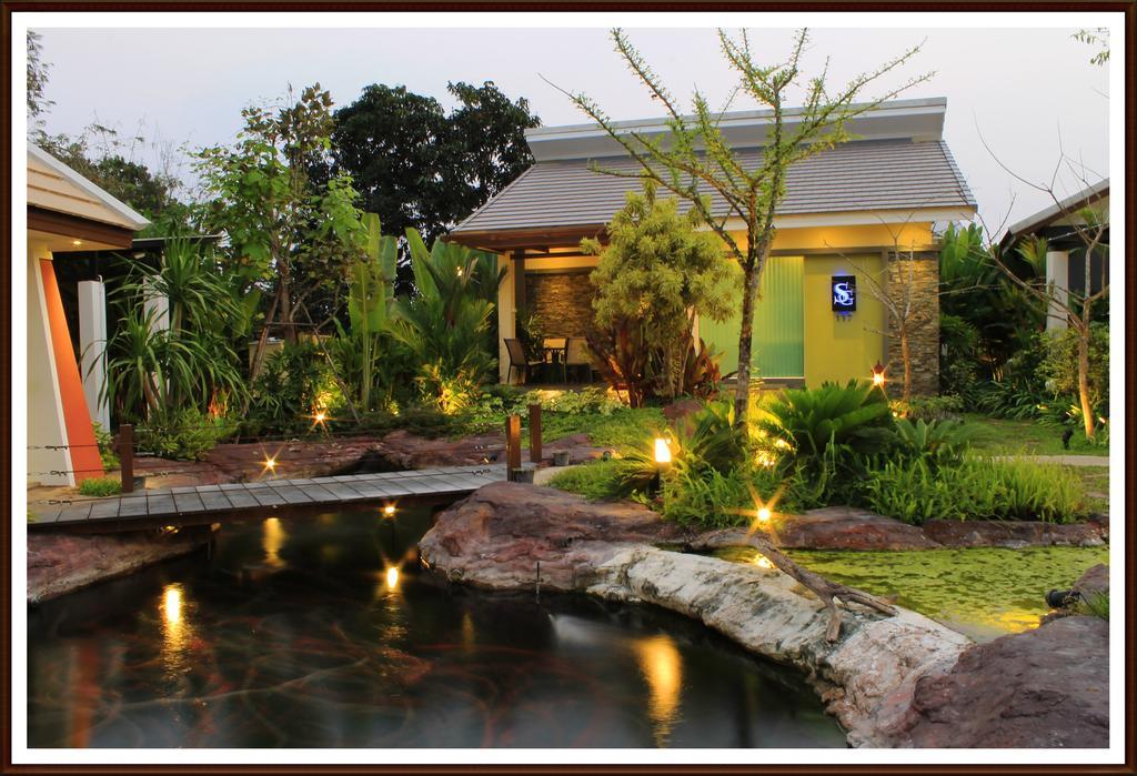 Saabpaiboon Grand Resort Ban Talat Chambre photo