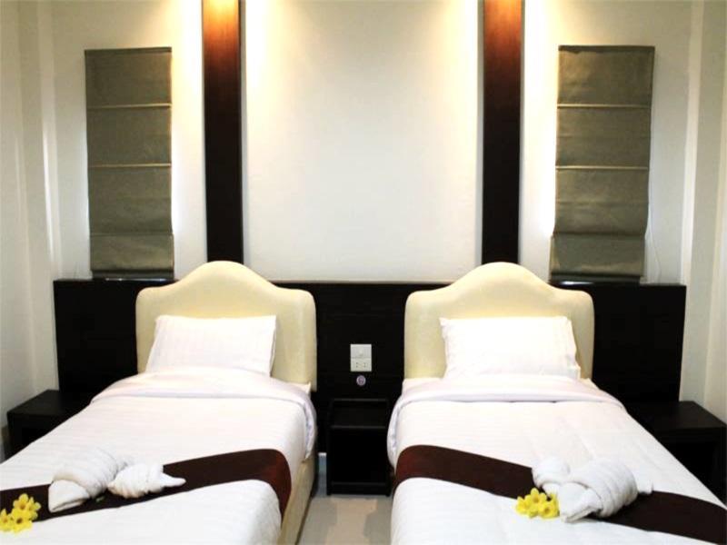 Saabpaiboon Grand Resort Ban Talat Extérieur photo